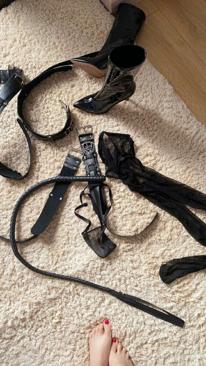 俏妞qiaoniuTT – 大腿绑带【13P】